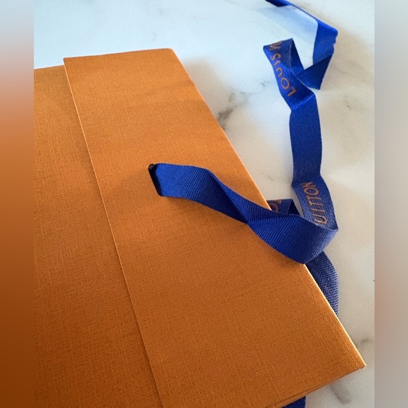 Louis Vuitton Orange Gift Bag with Blue Ribbon - Picture 4 of 5
